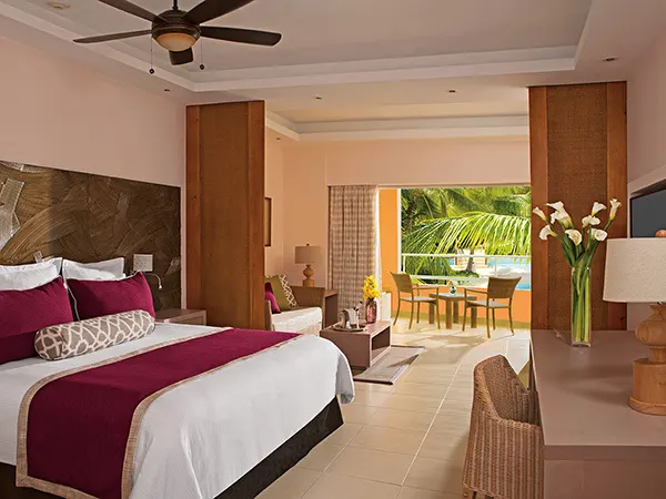 dominican-republic_accommodation_all-inclusive-hotel_secrets-royal-beach_punta-cana_pool_001_600_ergebnis