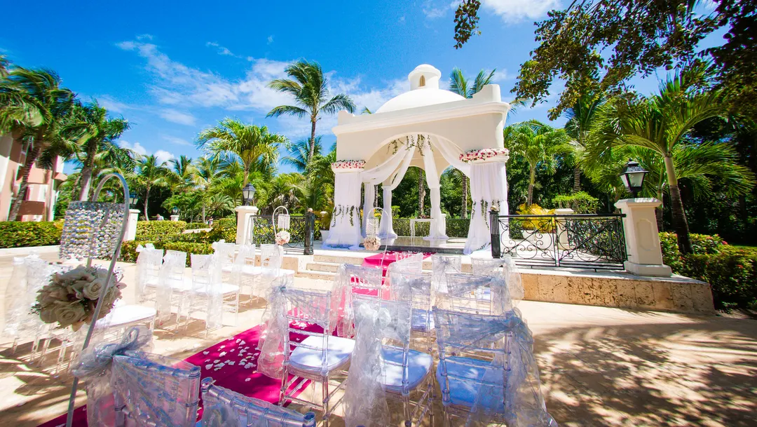 dominican_republic_destination_wedding_004_all_inclusive_resort_grand_bahia_principe_punta_cana_beach_ceremony_1080_ergebnis