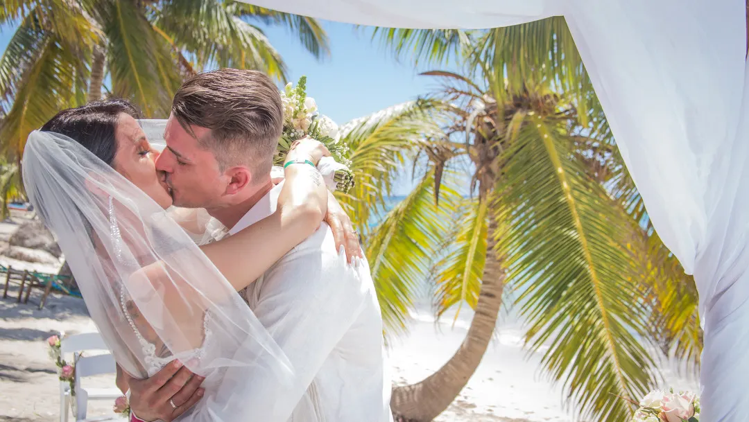 dominican_republic_destination_wedding_008_saona_island_beach_ceremony_tanjaalex_1080_ergebnis