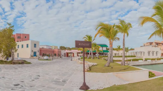 dominican_republic_destination_wedding_location_alsol_church_courtyard_patio_ergebnis